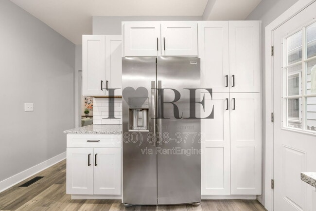 Building Photo - 429 E Mithoff St