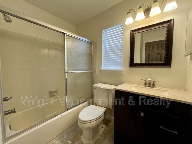 Building Photo - 7618 Colonial Ct