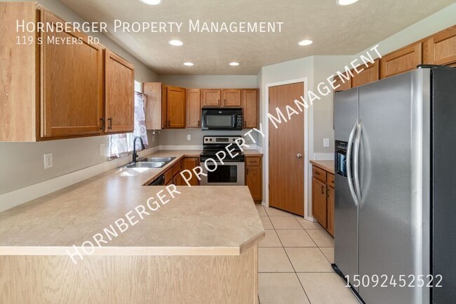 Building Photo - 119 S Meyers Rd