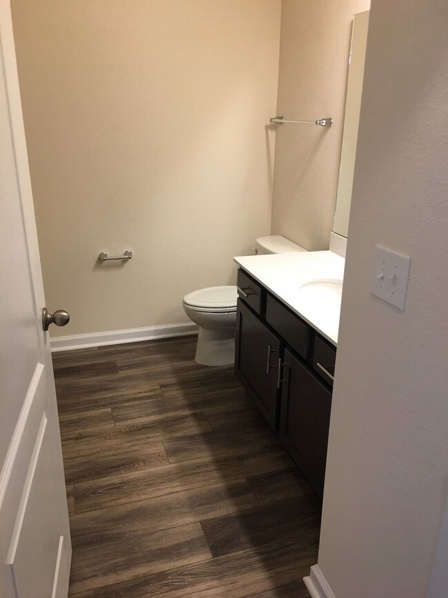 Building Photo - 3/2 Condo in Desirable Town Center Area/ Southside Blvd Jax!