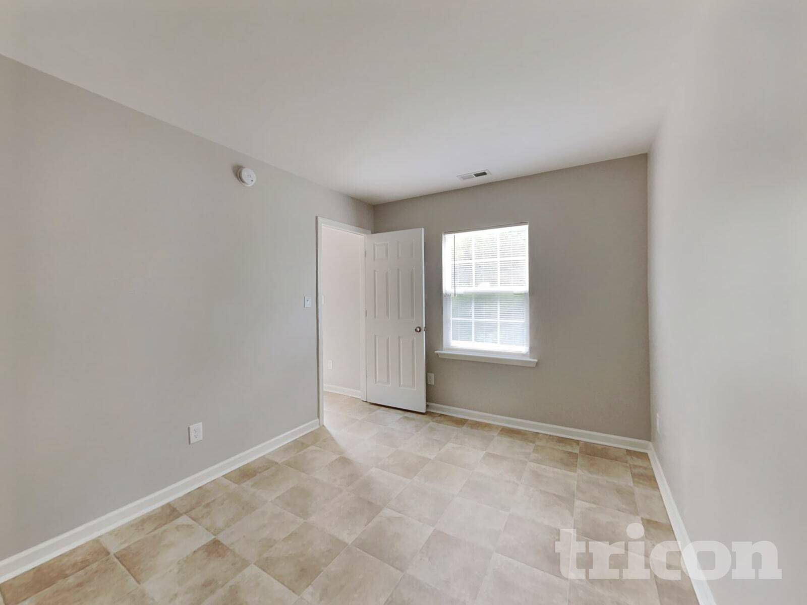 Building Photo - 910 Statler Dr