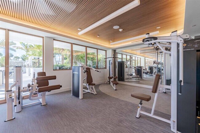 Building Photo - 3900 Alton Rd