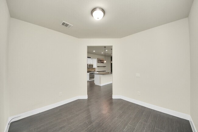Building Photo - 5318 Royal Press Dr