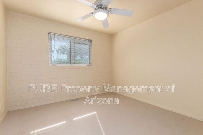 Building Photo - 7608 E 4th St