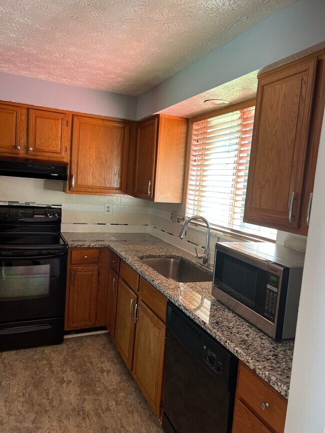 Building Photo - 13514 Steeplechase Dr