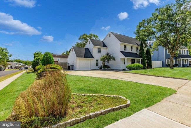 Building Photo - 1 Maplewood Ct