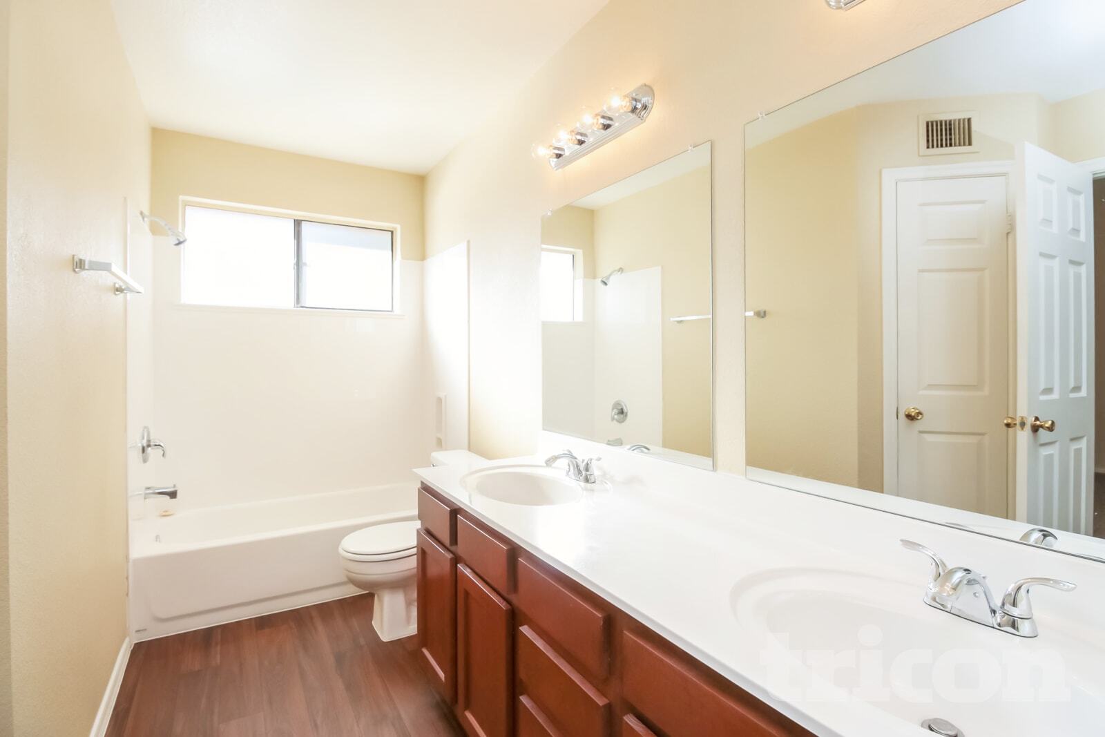 Building Photo - 7743 W Dreyfus Dr