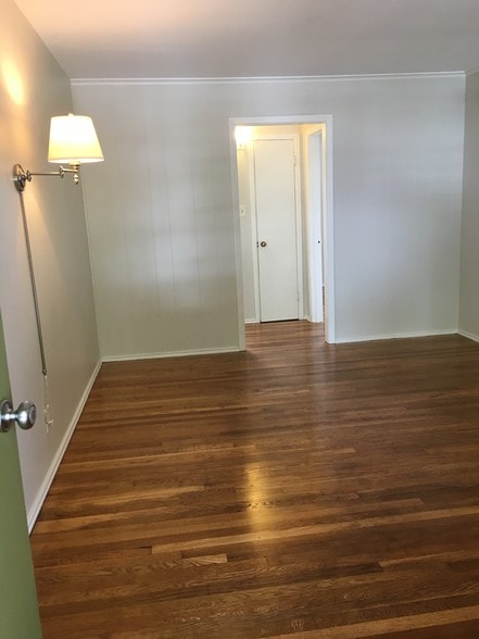 Building Photo - 2223 Laurel Ave