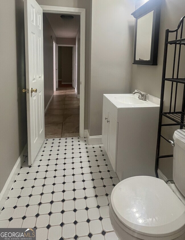 Building Photo - 106 Zinnia Ct