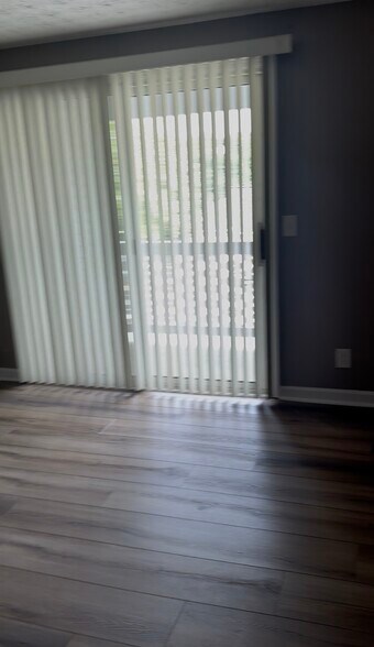 Building Photo - 4293 Parkview Ct