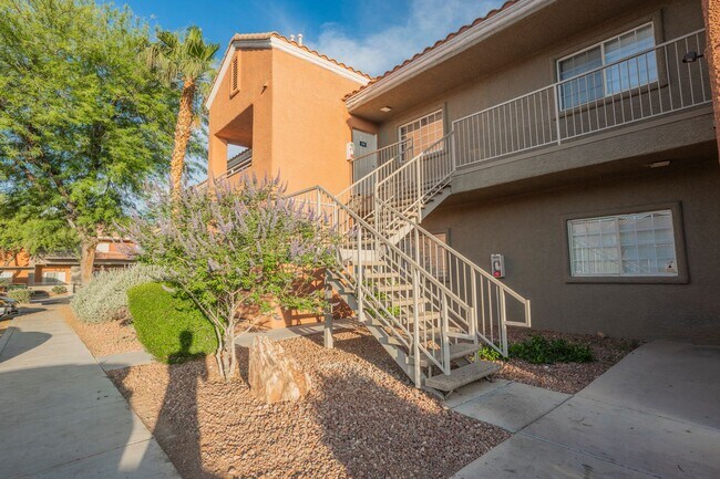Building Photo - Like-New 2BR/2BA Condo in Gated Manzanita Community – Vaulted Ceilings & Fireplace!