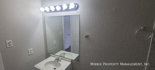 Building Photo - 3007 W Louisiana Ave