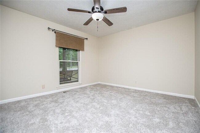 Building Photo - 1499 Stonington Ct