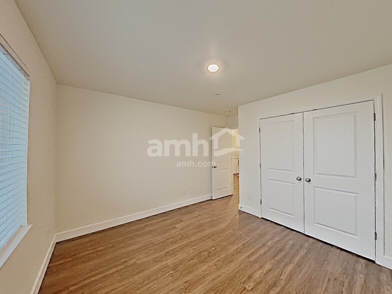 Building Photo - 13610 107th Ave Ct E