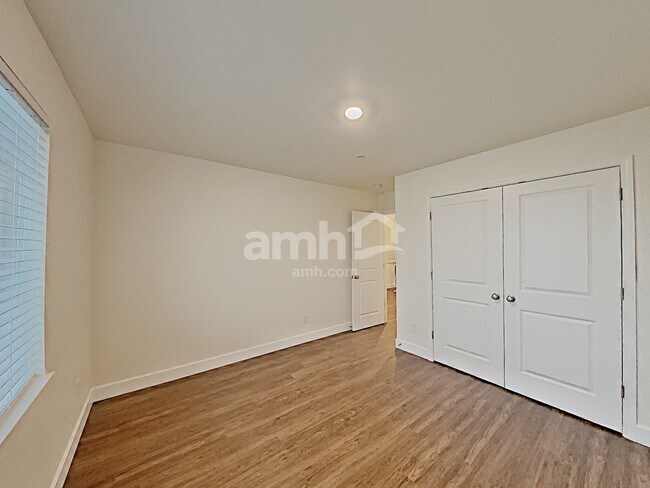 Building Photo - 13610 107th Ave Ct E