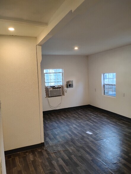 Building Photo - 726 Chestnut St