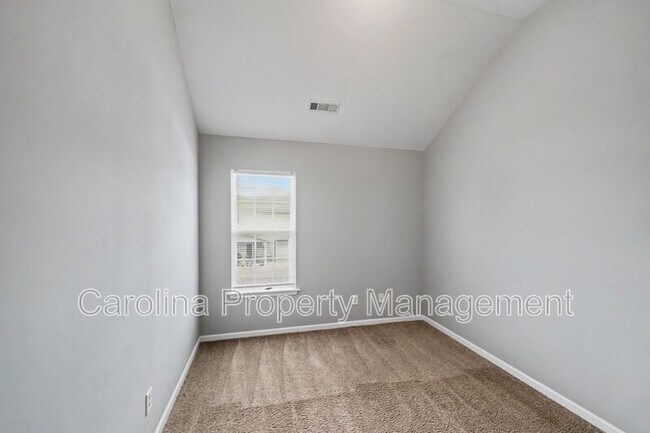 Building Photo - 10521 Barvas St
