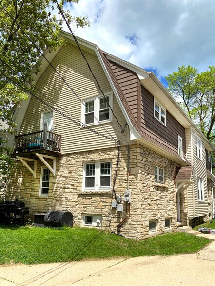 Back of duplex - 3811 N Morris Blvd