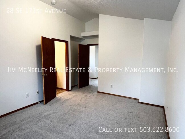 Building Photo - Nice 3 Bedroom Home