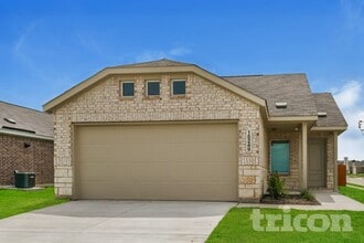 Building Photo - 15249 Rangeland Rd