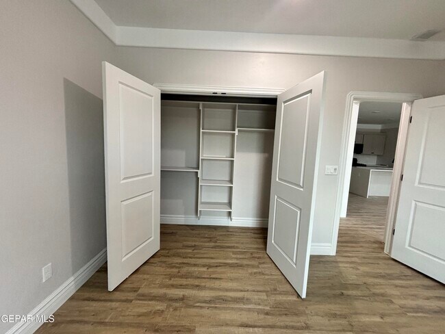 Building Photo - 10371 Manzana Rd
