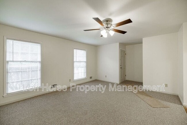 Building Photo - 162 Jockey Club Dr