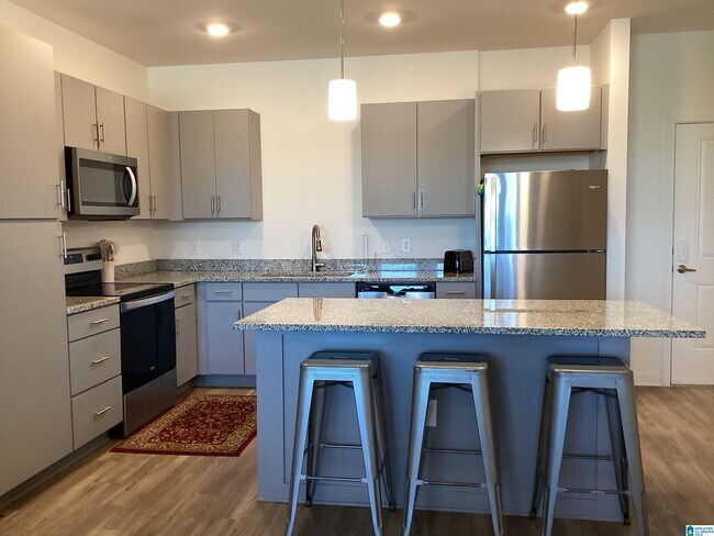 Building Photo - 2100 Canopy Trl