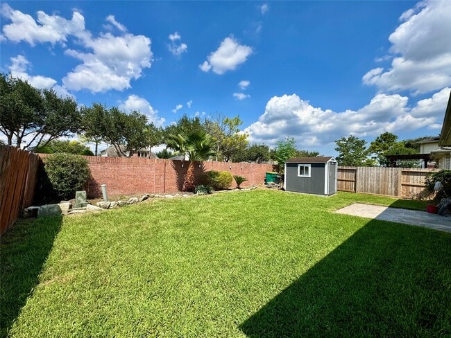 Building Photo - 12905 Meadow Springs Dr