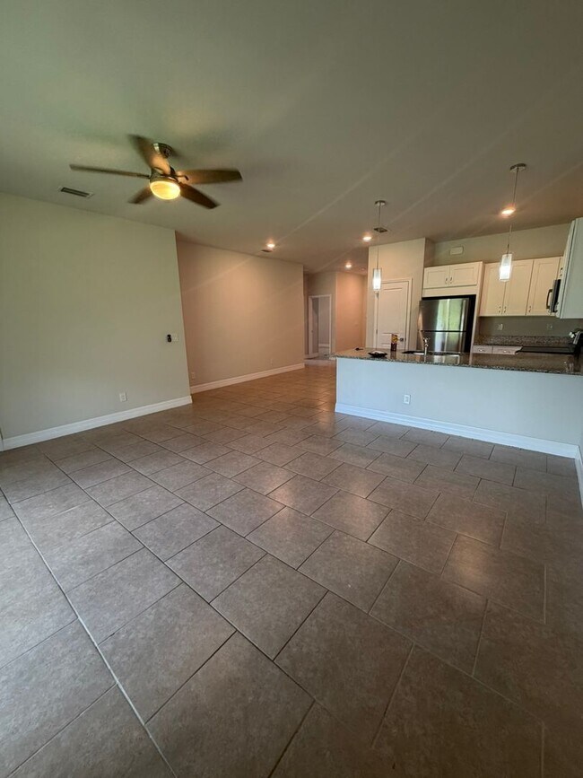 Building Photo - 1031 San Cristobal Ave