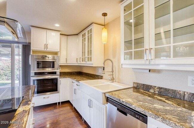 Building Photo - 8640 E Wilshire Dr