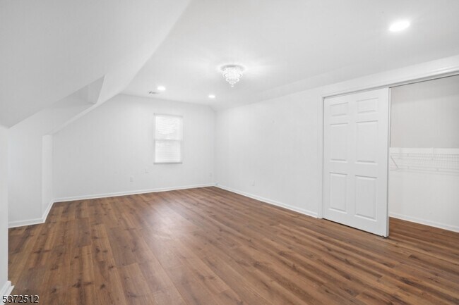 Building Photo - 141 Crosby Ave