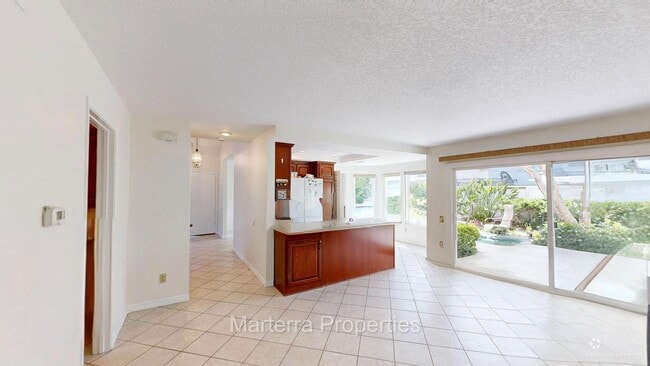 Building Photo - Beautiful Home in Irvine