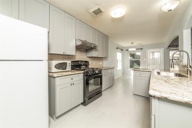 Building Photo - 5131 Forest Sage Ln