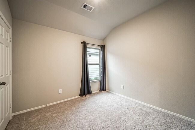 Building Photo - 1903 Brushy Cedar Ct