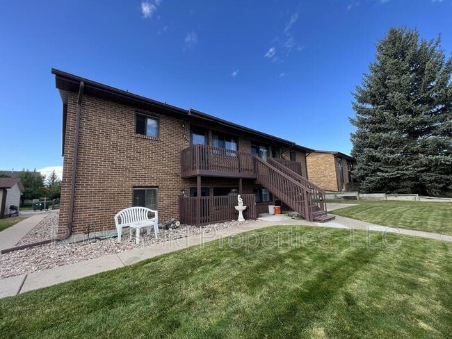 Primary Photo - 3305 Frontier St