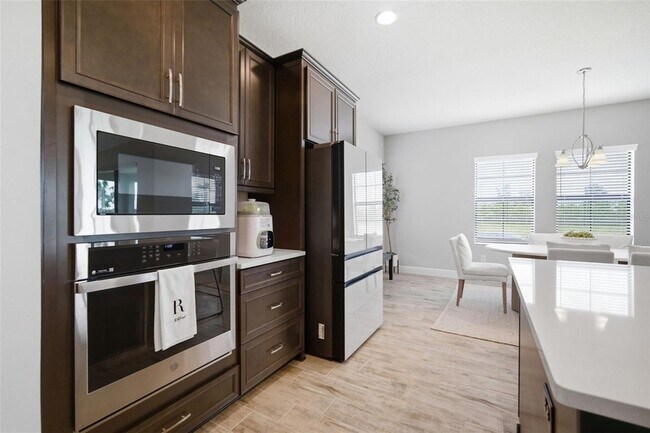 Building Photo - 6396 Roadstead Ct