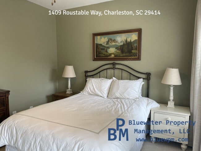 Building Photo - Spacious 4 Bed, 2.5 Bath Available April 1, 2026