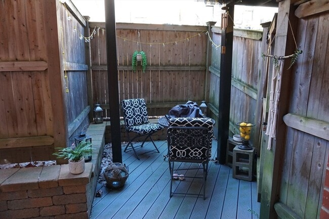 Building Photo - 18-20 E Springfield St