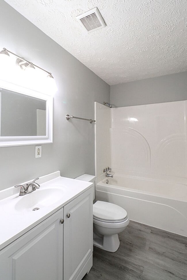 Building Photo - 3 bedroom 1 bath in Valley Station!