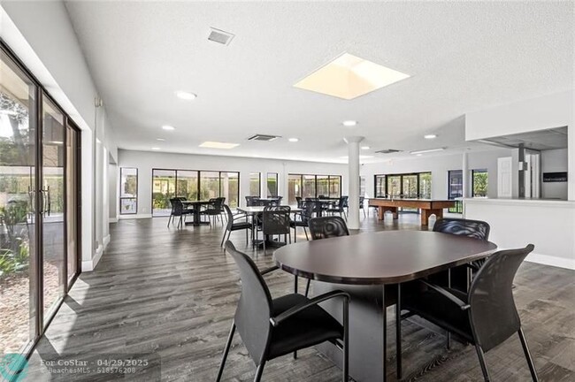 Building Photo - 147 Deer Creek Blvd
