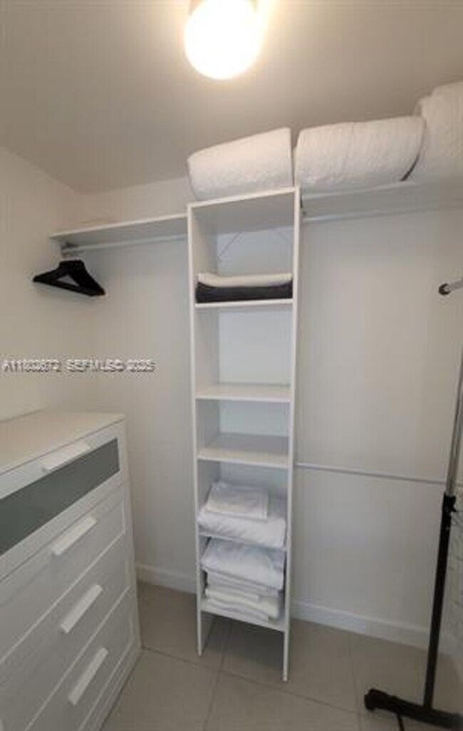 Building Photo - 5350 NW 84th Ave