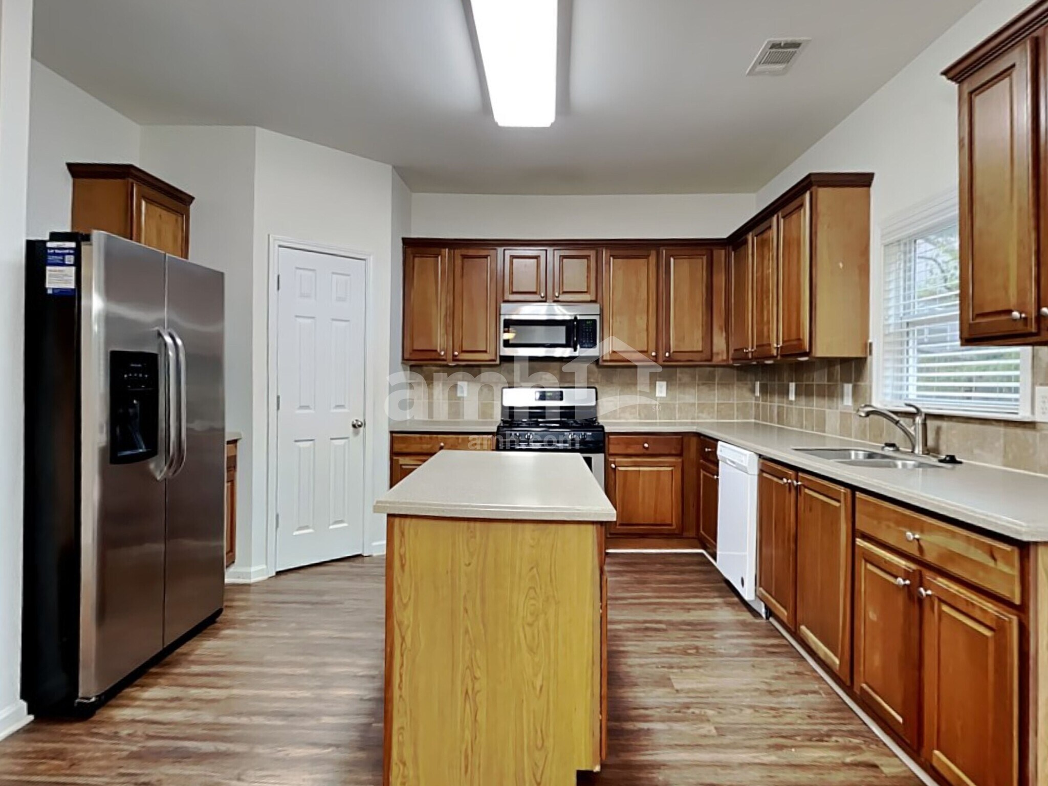 Building Photo - 277 Springs Xing