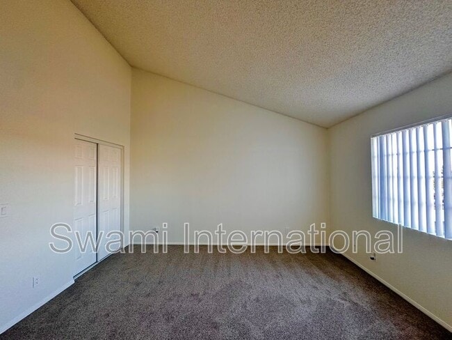 Building Photo - 14620 Berendo Ave