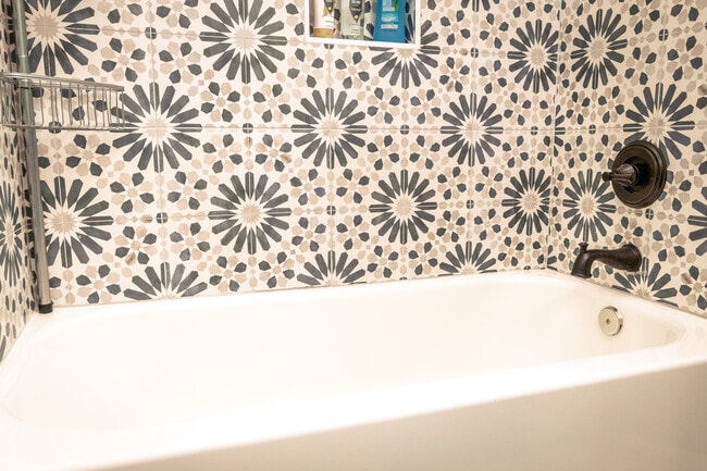 Building Photo - 431 Leboeuf St