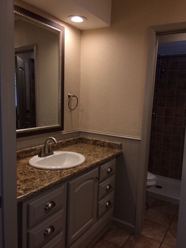 Building Photo - Move in Ready 3/2 Home in Frisco!