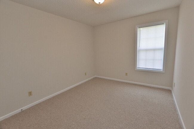 Building Photo - 216 Sebastian Way