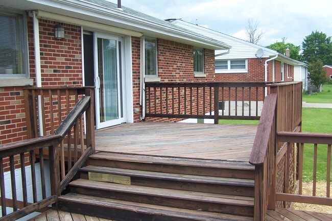 Deck - 48 N Brookwood Way