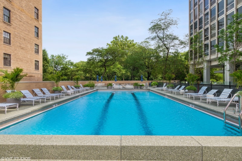 Building Photo - 2400 N Lakeview Ave