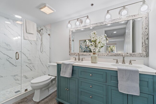 Building Photo - 275 Palm Ave