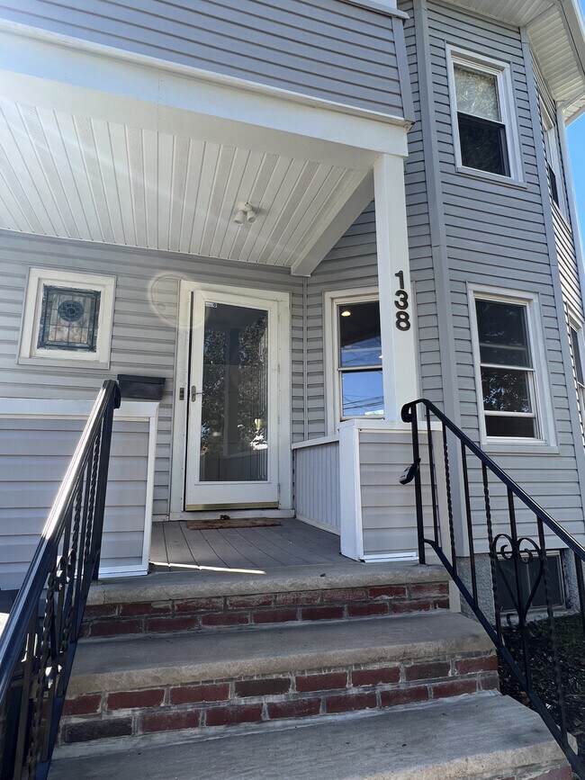 Building Photo - 138 4th Ave